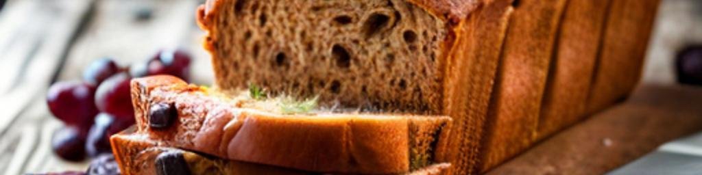 1739034_bread-wheat-or-cracked-wheat-with-raisins
